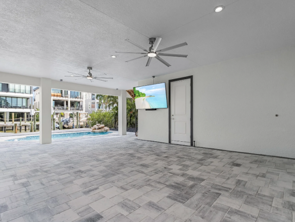 Fort Myers Beach Luxury Canal-Front Rental - 5 King Suites & Private Pool